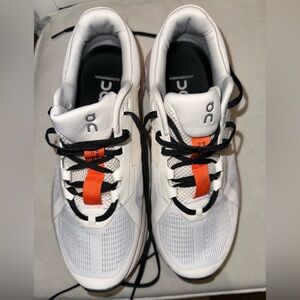 On Running Women’s White and Orange Sneakers NWOT